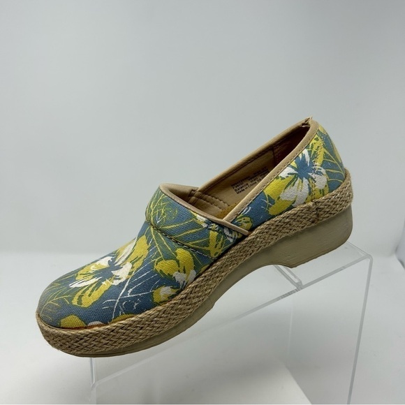 Dansko Blue and Yellow Hawaiian Floral Canvas Fabric Clogs Size 37 - Picture 4 of 15